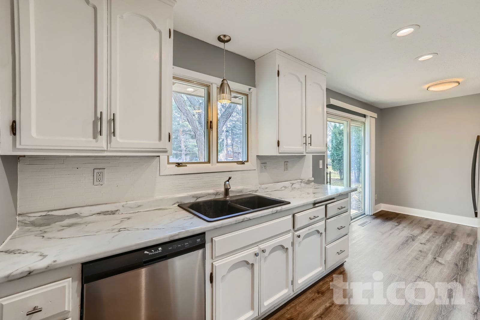 Building Photo - 820 Shenandoah Ln N