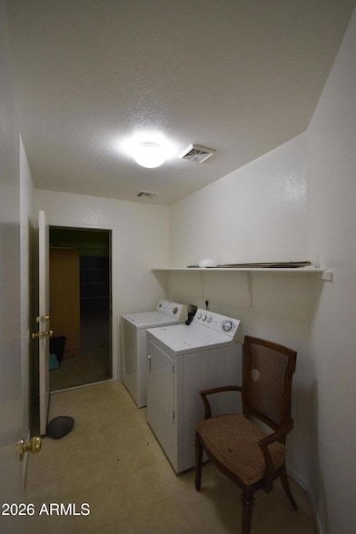 Building Photo - 2404 W Roeser Rd