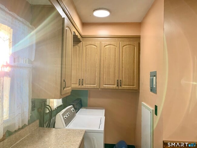 Building Photo - 52 Goffe Terrace