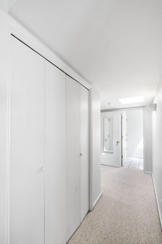 Building Photo - 1 MO. FREE RENT! Two-Bedroom El Matador Condo