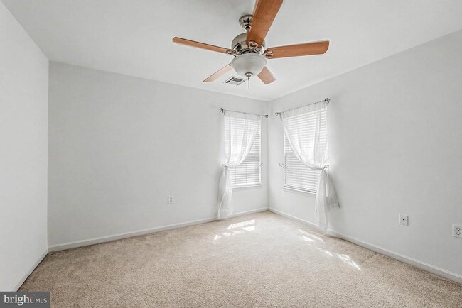 Building Photo - 9 Woodmere Avenue