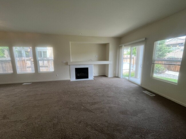 Building Photo - Beautiful 3 Bed, 2 Bath Home with 2-Car Garage in Desirable Sparks Neighborhood