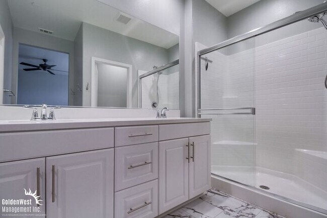 Building Photo - Stunning 3Bdm 2.5Ba Townhome in the Heart of Imperial Beach