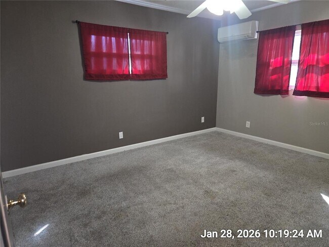 Building Photo - 1013 Greenbriar Dr