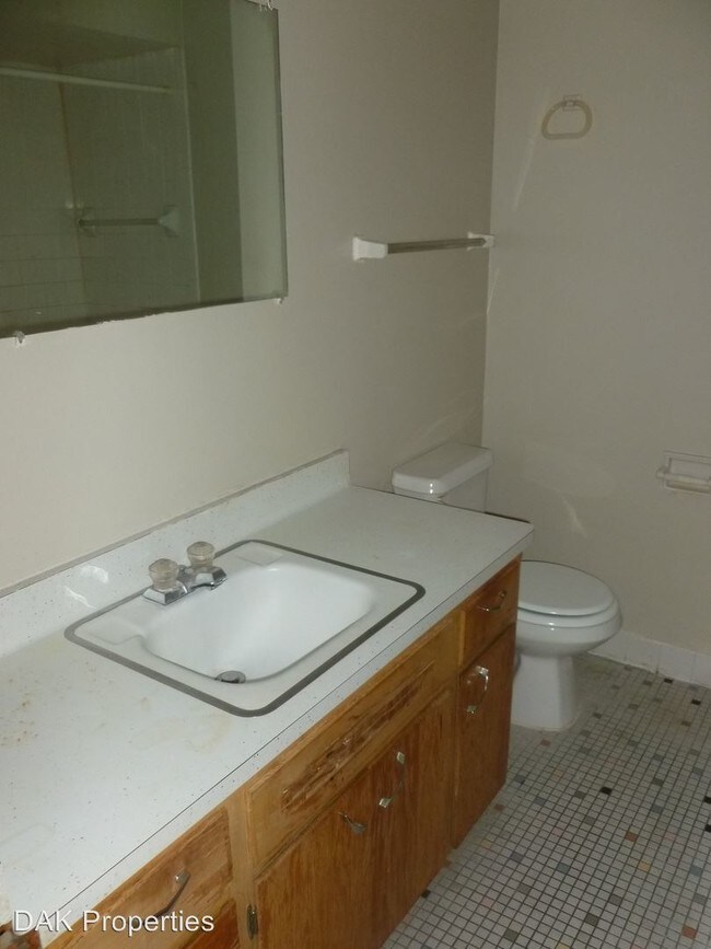 Building Photo - 7421 N Teutonia Ave
