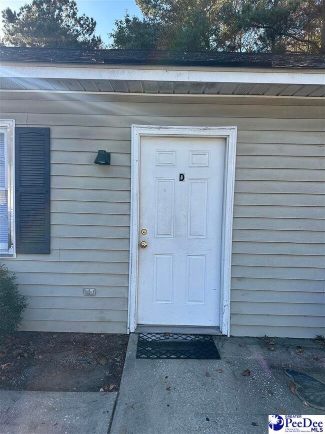 Primary Photo - 1013 E National Cemetery Rd