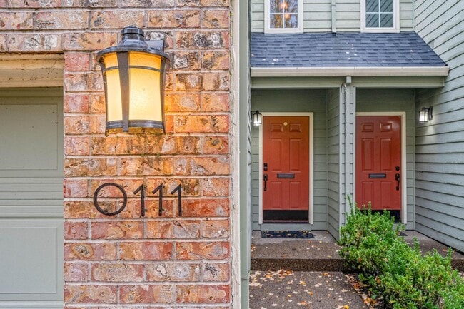 Building Photo - Unique 2-bdrm/2.5-bath duplex w/ A/C—Priva...