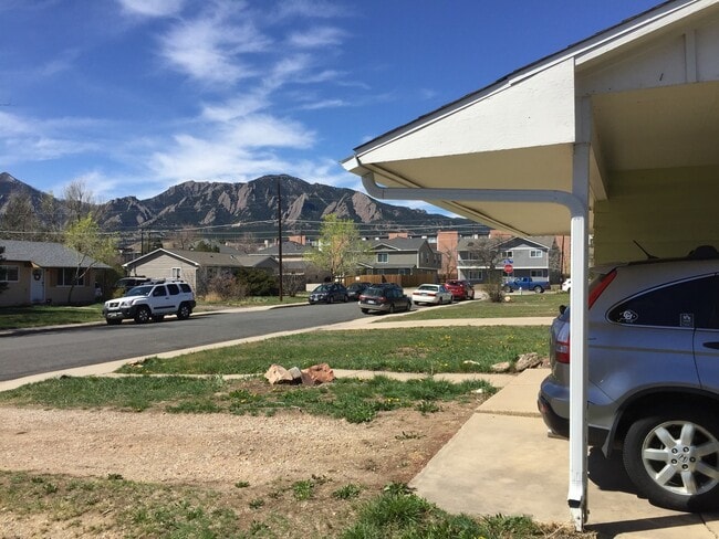 Building Photo - PRE LEASE: 3 Bed 1.5 Bath House Close To Campus!