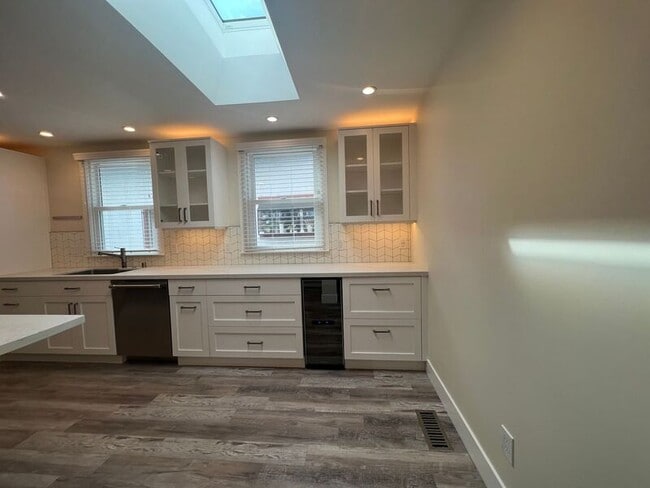 Building Photo - 3226 Fernside Blvd