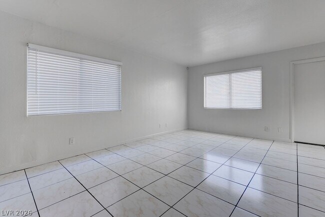 Building Photo - 5198 Greene Ln