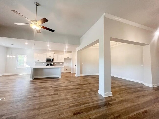 Building Photo - 335 Cypress Holw Trl