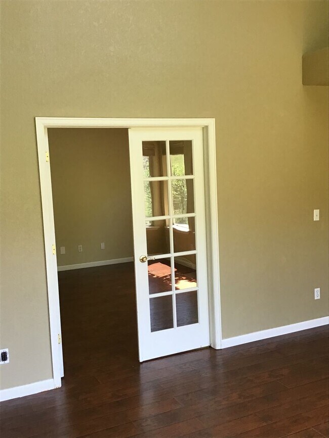 Building Photo - 7122 Edgewood Dr