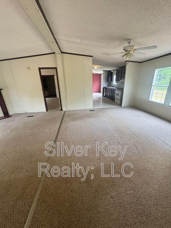 Building Photo - 240 Co Rd 275