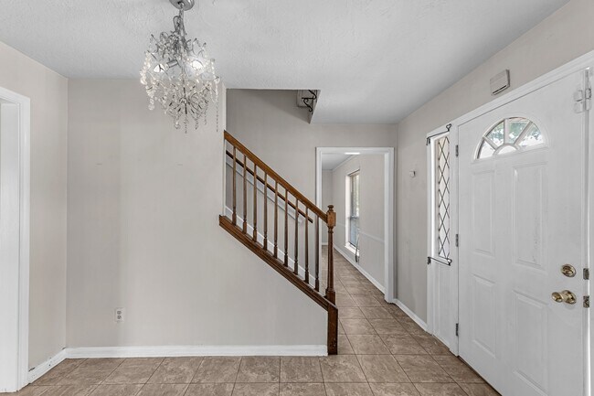 Building Photo - 11319 Briar Forest Dr