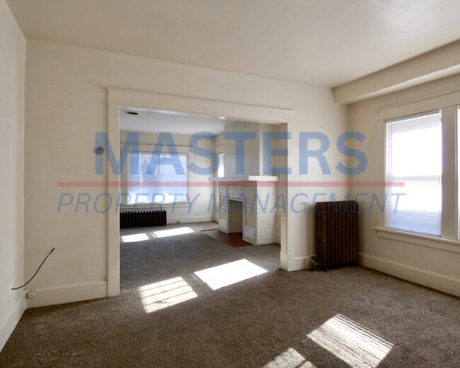 Building Photo - 4113 N Lockwood Ave