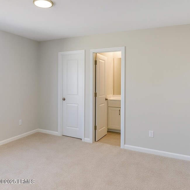 Building Photo - 15 Chauga St