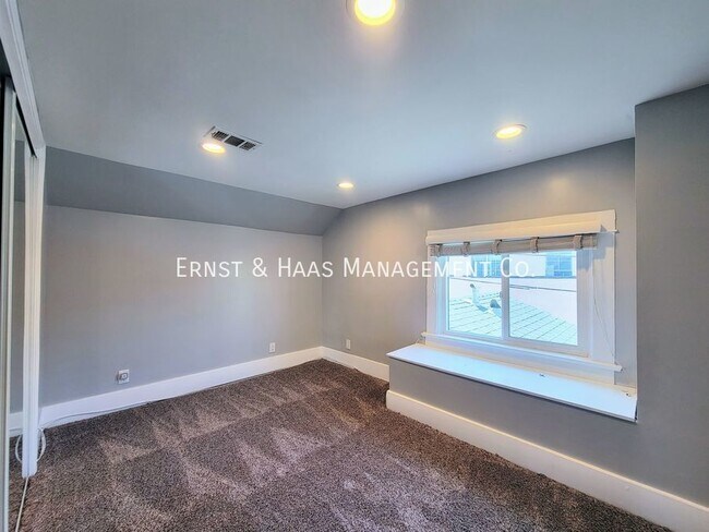 Building Photo - Historic 5-Bedroom, 4-Bath Home with Moder...