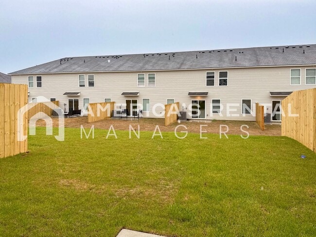 Building Photo - Escape to Lakeside Living in Lincoln! NEW ...