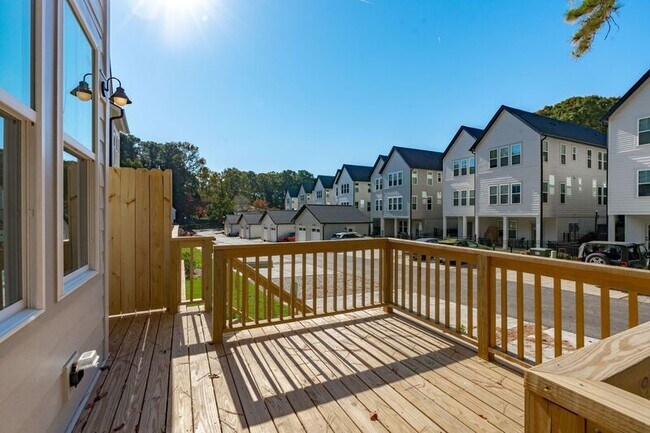 Building Photo - 5061 Lundy Dr