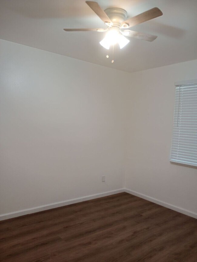 Building Photo - Spacious 4-Bedroom Home with Office, 3 Full Baths, and Modern Amenities