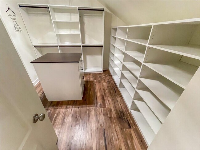 Building Photo - 4450 Wooded Oaks NW