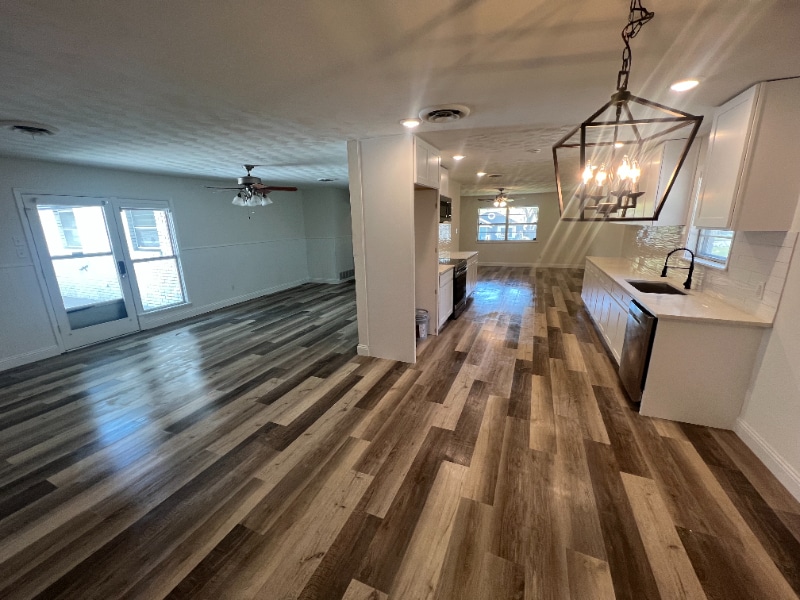 Building Photo - 1501 W Chestnut St