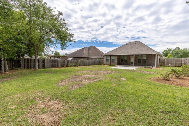 Building Photo - 3/2 Bedroom Fairhope!