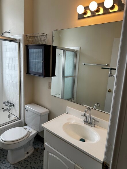 Building Photo - 1315 Park Rd NW