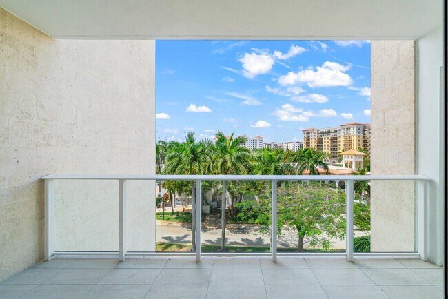 Building Photo - 220 SE Mizner Blvd