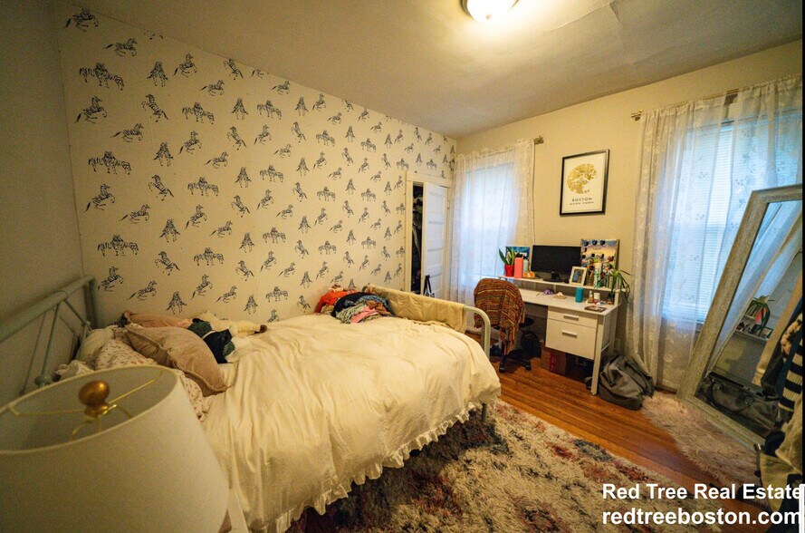 Building Photo - 35 Calumet St