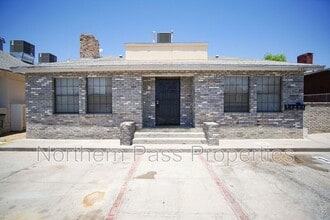 Building Photo - 3403 Pershing Dr