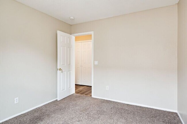 Building Photo - 2159 W Jasper Butte Dr