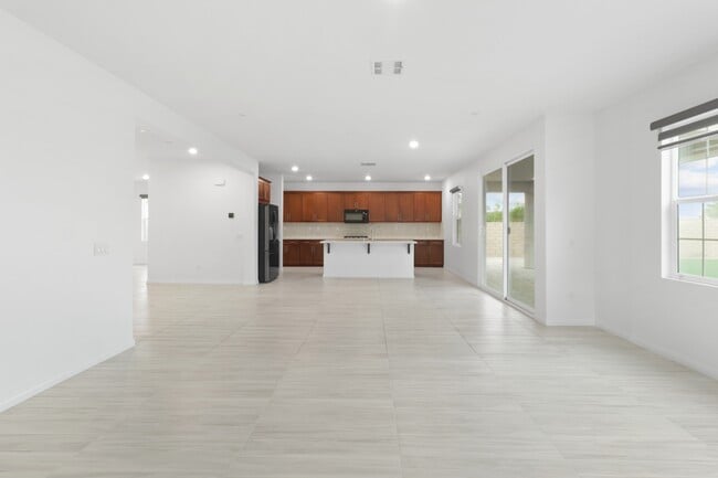 Building Photo - 3511 Pear Ct