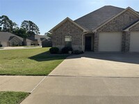 Building Photo - 3923 Mobley Cir