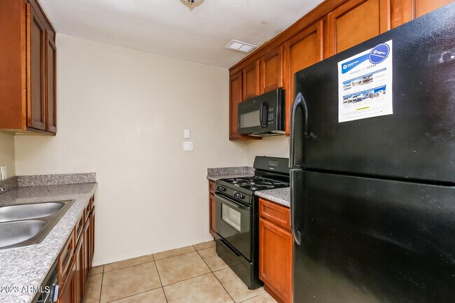 Building Photo - 4610 S 21st St