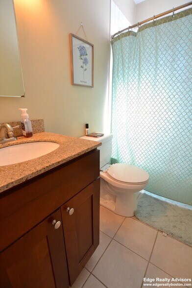 Building Photo - 53 Dunboy St