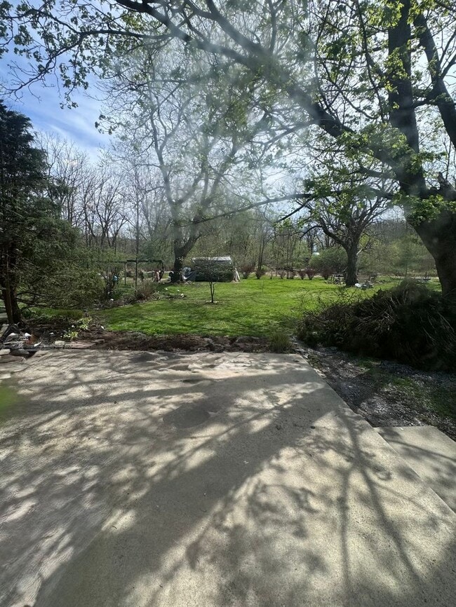 Building Photo - Trendy Urban Loft