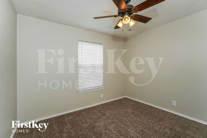 Building Photo - 118 Cindy Lou Dr