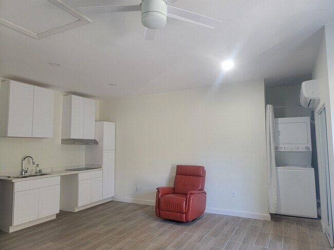 Building Photo - 6540 Grande Bay