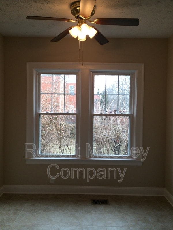 Building Photo - 2424 Glenmary Ave