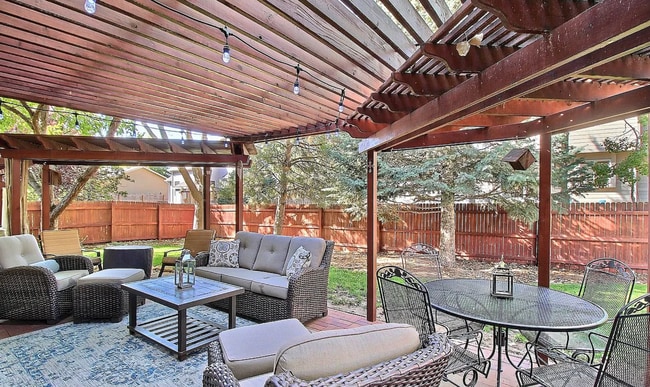 Building Photo - Spacious 4-Bedroom Home with Huge Fenced Y...