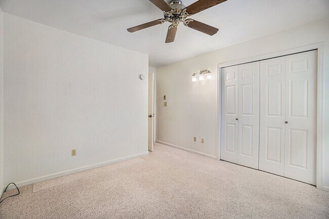 Building Photo - 1339 Village Park Ct