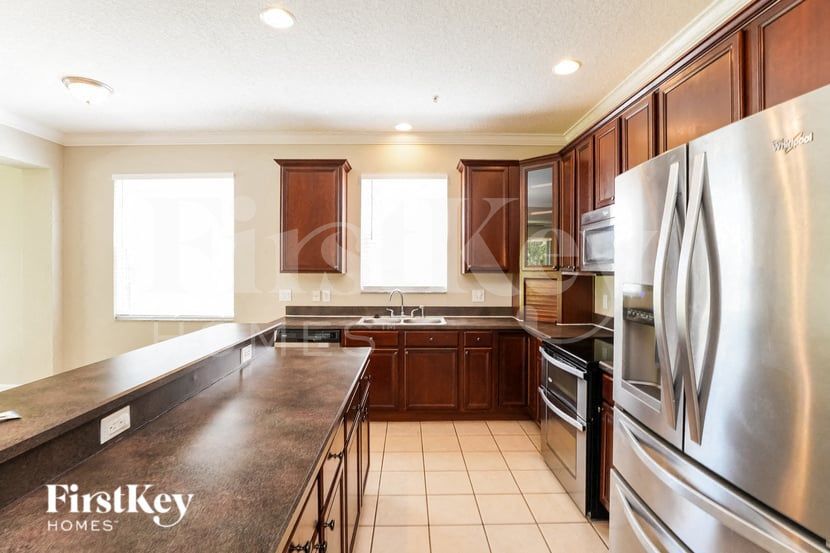 Building Photo - 9885 Moss Rose Way