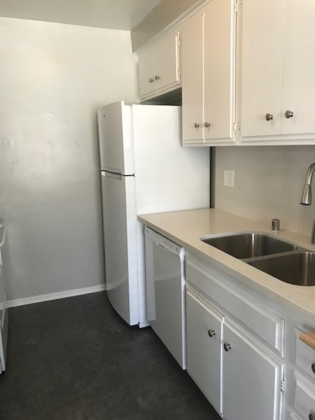 new quartz counter tops - 11806 Gorham Ave