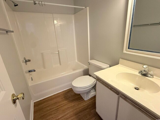 Building Photo - 628 Waterway Village Blvd