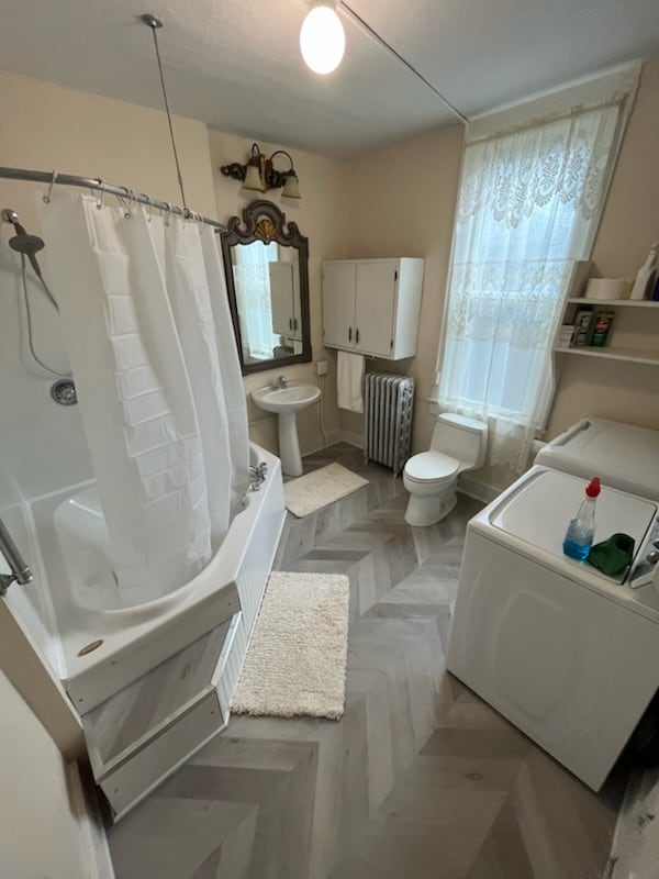 Building Photo - 714 E 17th St