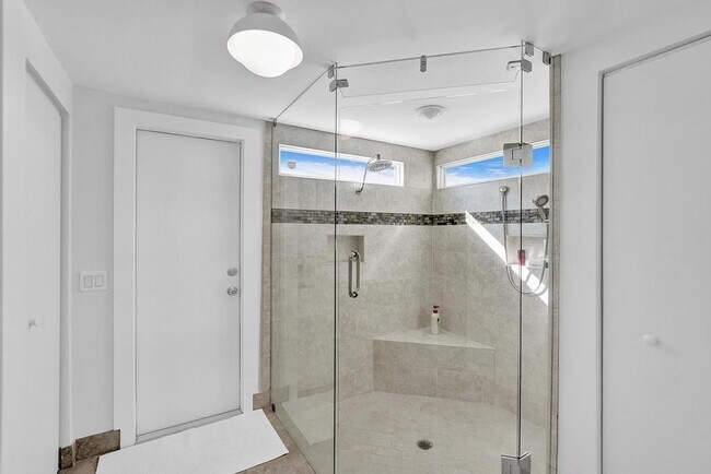 Building Photo - Northeast 31st Avenue, Fort Lauderdale, FL 33308 - 4 BR 3 BA single-family home