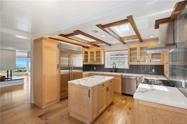Building Photo - 2801 Pebble Dr