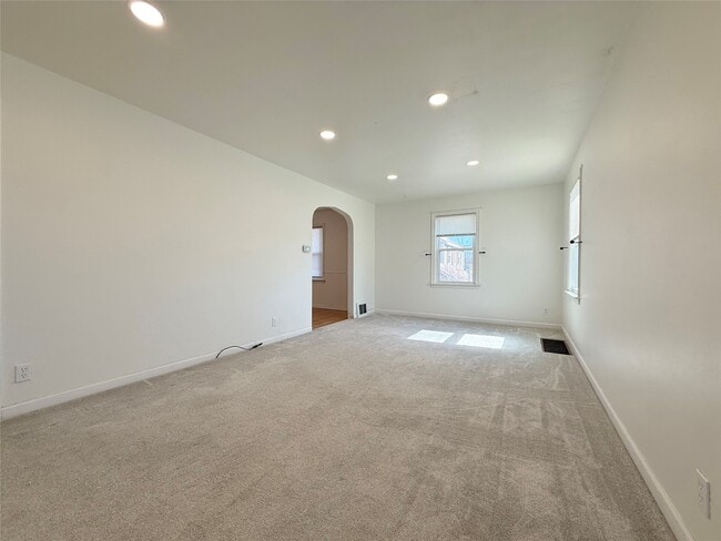 Building Photo - 2703 Watson Blvd