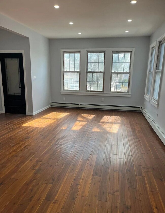 Building Photo - 40 Condict St